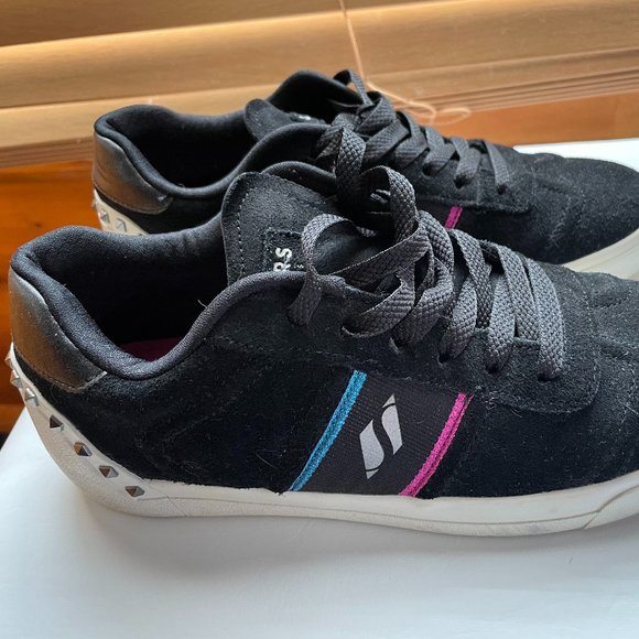 Skechers - Picture 1 of 5